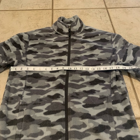 💛 Amazon Essentials Grey Camo Full-Zip Fleece Jacket - US S / CA P - Flaw - Picture 4 of 6